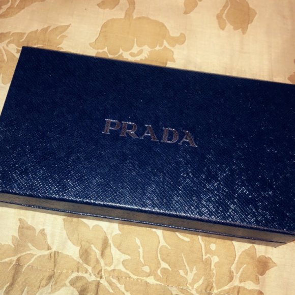 Prada Wallet - Picture 6 of 6